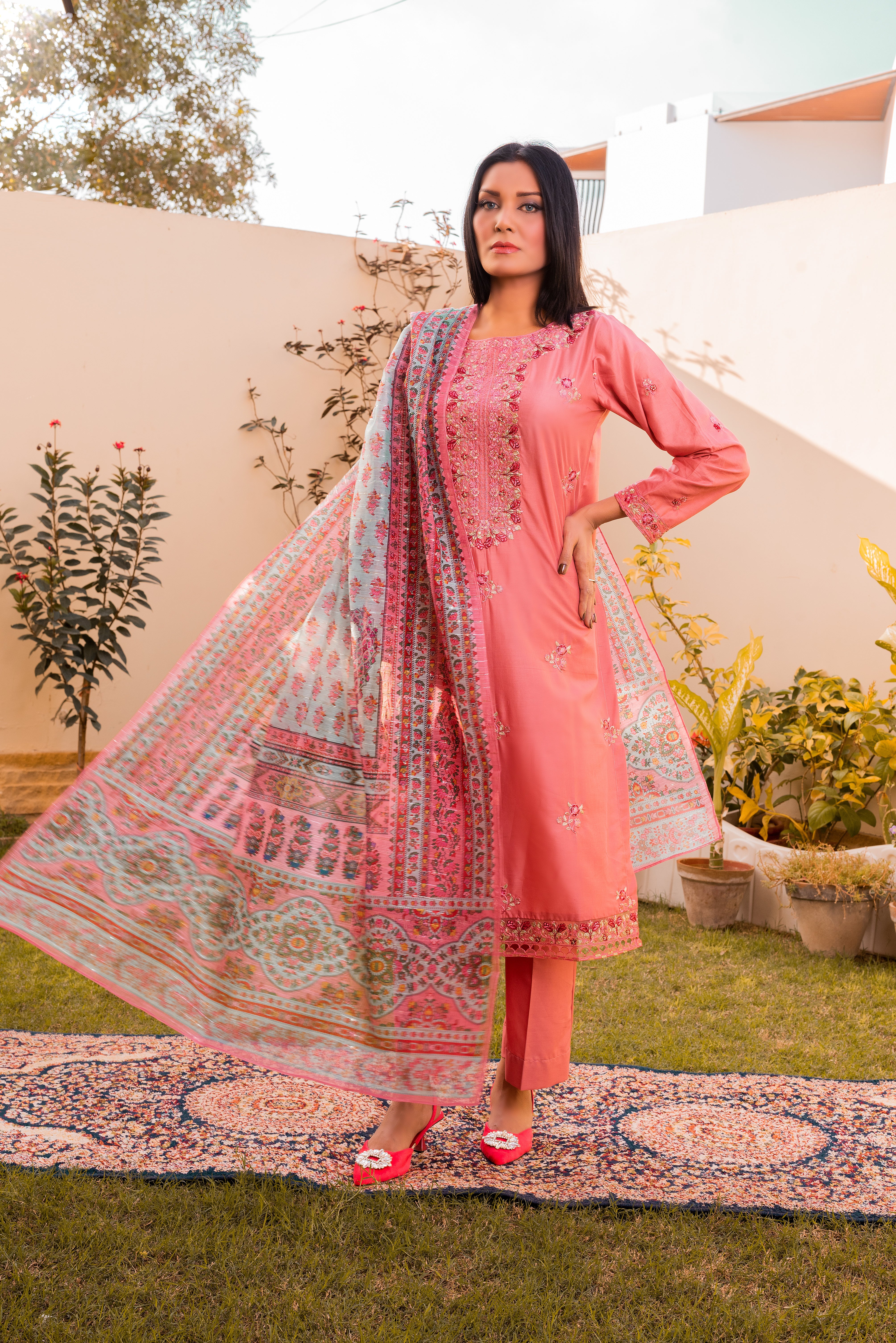 Pink Chic Secondary image