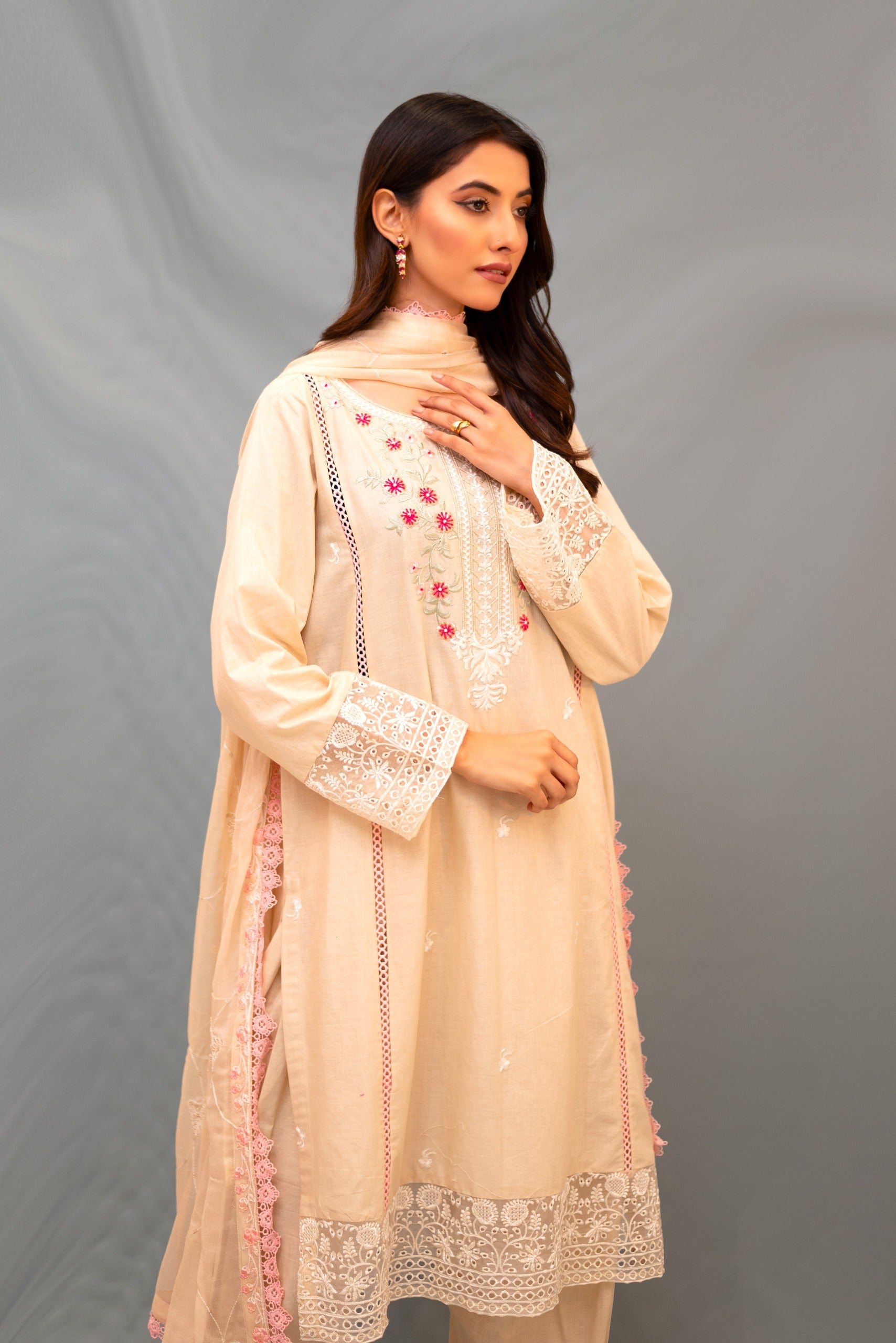 Safeena Cream